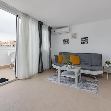 Cosy Near The Sea Apartment *